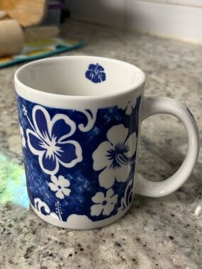 Vintage Blue Hibiscus Hawaii Floral Ceramic Coffee Mug, Collectible [12 oz.]